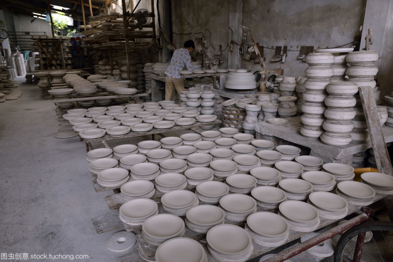 陶瓷车间 从泥土到艺术品的蜕变之旅